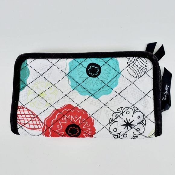Thirty One Bags Thirty One Mandala Quilted Fabric Wallet Poshmark